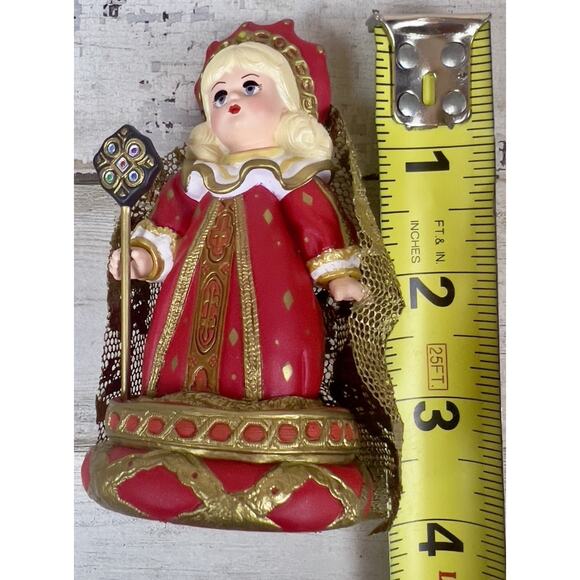 Hallmark 1999 Red Queen Ornament Madame Alexander Series 4 Alice in Wonderland - Picture 8 of 11